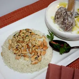 Meat Shanks with Laban and Nuts